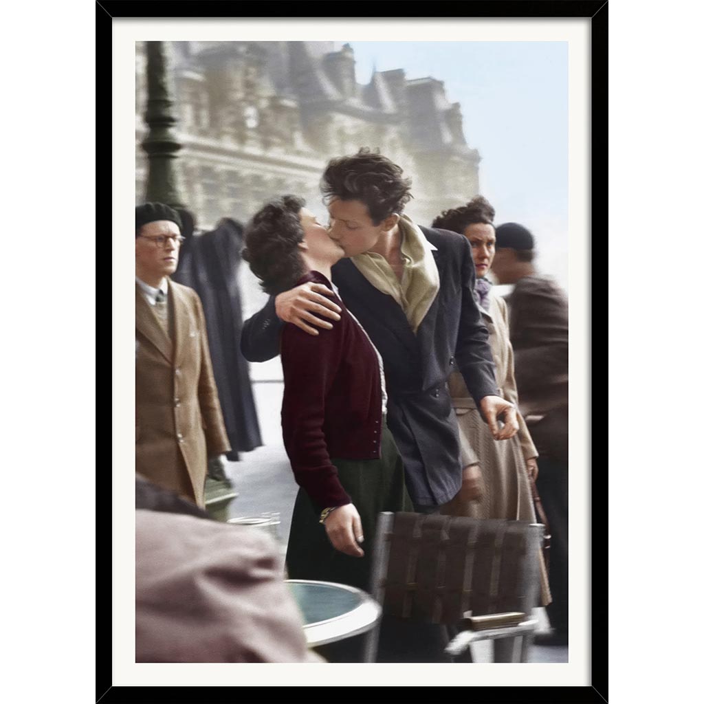 Paris Kiss Vertical | France A4 210 X 297Mm 8.3 11.7 Inches / Framed Print: Black Timber Print Art