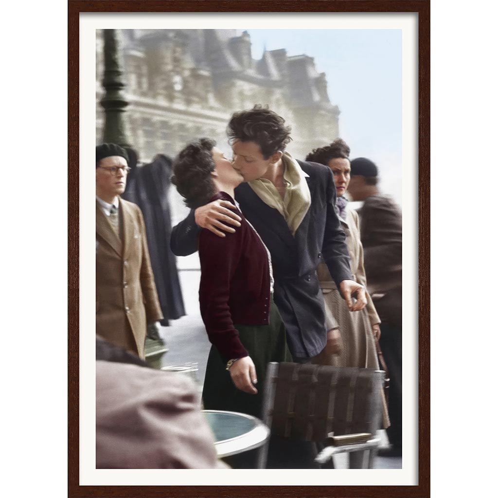 Paris Kiss Vertical | France A4 210 X 297Mm 8.3 11.7 Inches / Framed Print: Chocolate Oak Timber