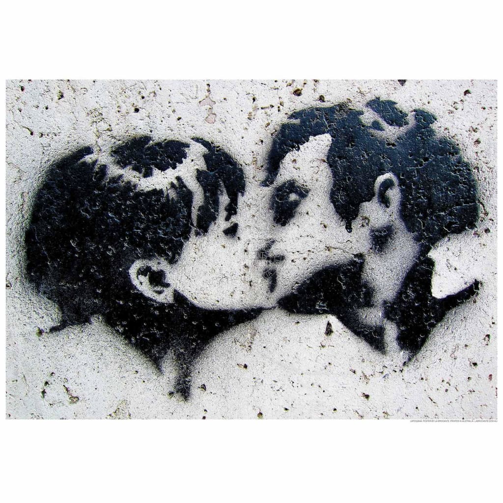 Street Art Kiss | France 422Mm X 295Mm 16.6 11.6 A3 / Unframed Print Art